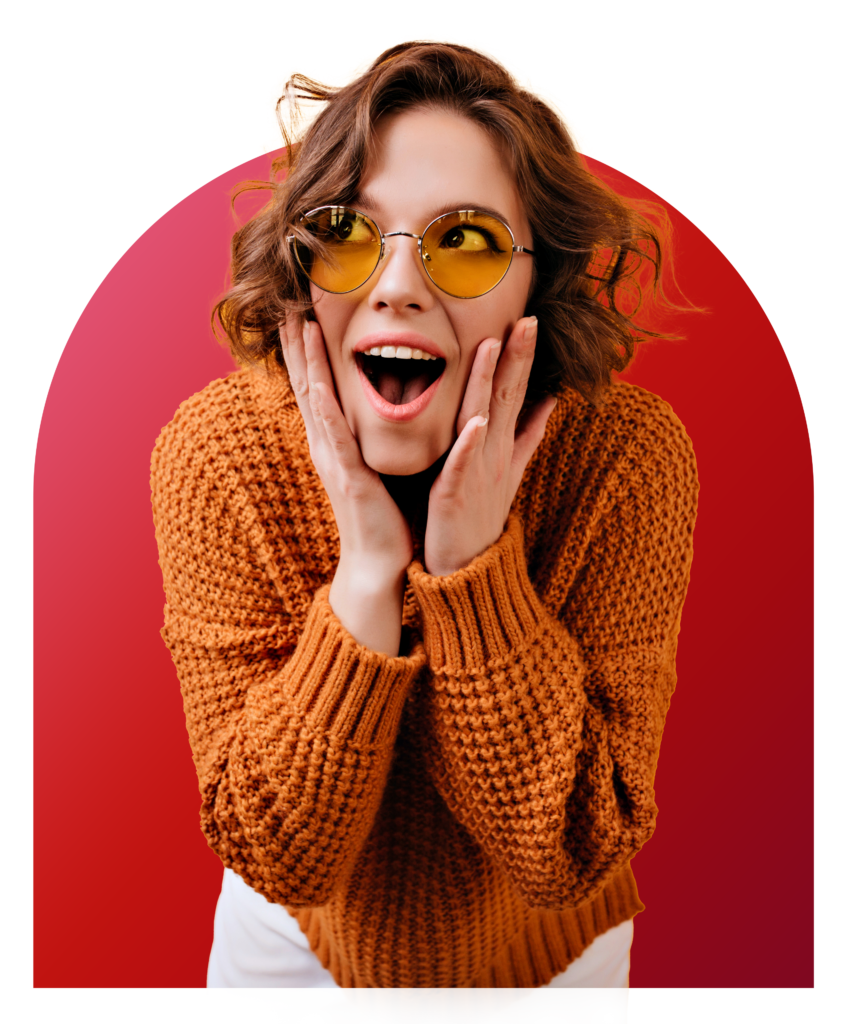 Inspired White Female Model In Vintage Sunglasses Looking Away With Surprised Smile - SPE Soluções